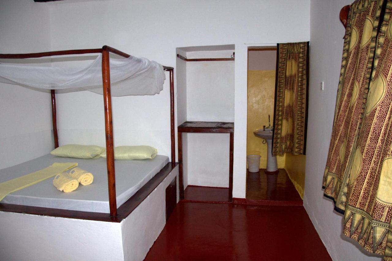 Baraka Aquarium Bungalows Nungwi Room photo